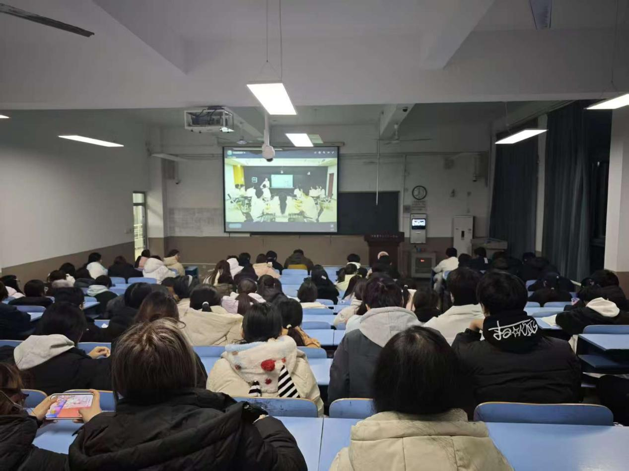 全省高校师生同上“睡眠密码——解锁心灵健康的钥匙”主题心理健康公开课